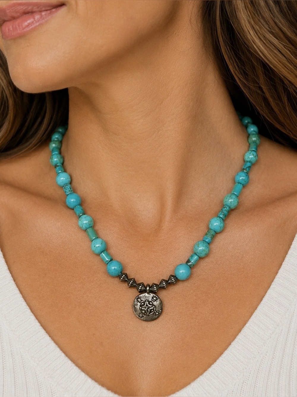 Southwestern Vintage Howlite Turquoise Necklace Toggle Clasp 17 Inches